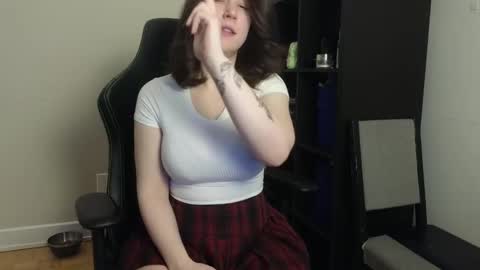 dont be afraid to click social media link its  working  just click on that  online show from January 30, 12:50 am