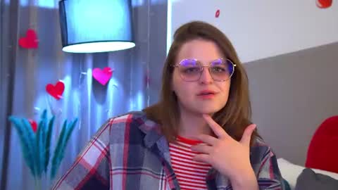 AlexaAvery online show from July 21, 6:15 am