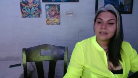 Snapshot of alexablu3 chatting on October 5, 11:45 pm Alexa Blu3 online show from October 5, 11:45 pm