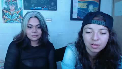 Snapshot of alexablu3 chatting on January 1, 6:05 am Alexa Blu3 online show from January 1, 6:05 am