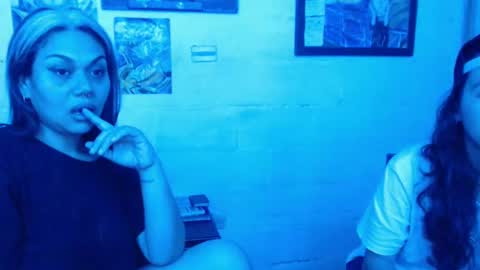 Snapshot of alexablu3 chatting on December 3, 7:39 pm Alexa Blu3 online show from December 3, 7:39 pm