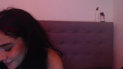 Snapshot of alexablue111 chatting on December 5, 9:33 am Alexa blue online show from December 5, 9:33 am