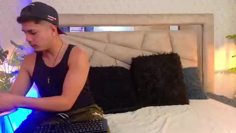 Alex  Albert  online show from July 18, 12:18 pm