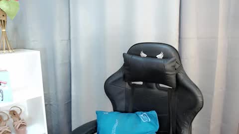 Andrea online show from April 22, 9:38 am