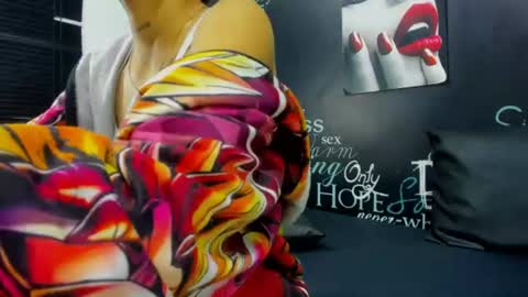alexanndra_0 online show from July 16, 2:20 pm