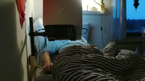 alexderkleine online show from February 3, 6:33 am