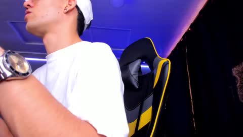 alexgiraldo__ online show from September 21, 1:48 pm