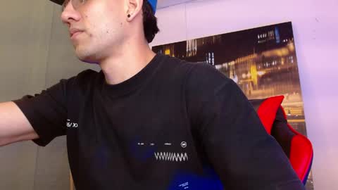 alexgiraldo__ online show from April 23, 2:41 am