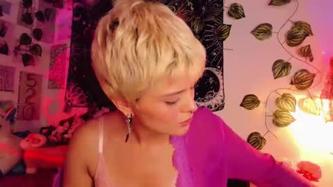 Alex online show from February 8, 6:01 pm