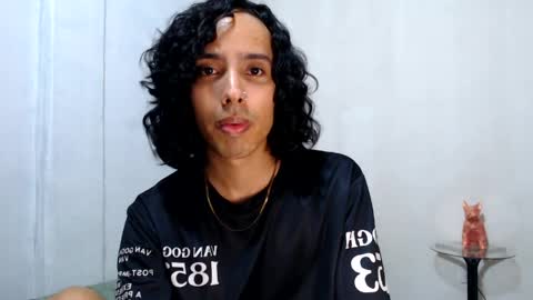 Alexis online show from April 3, 1:51 pm