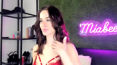 Snapshot of alexisbanx chatting on December 23, 1:45 pm alexisbanx online show from December 23, 1:45 pm