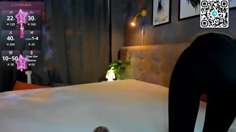 Alexis   Mon Tue Wed Thu Fri 7 GMT 0100am-0700am  online show from October 27, 7:58 pm