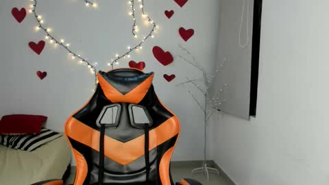 ALEXJ BLACK online show from February 21, 11:35 am