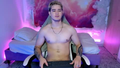 Alex online show from November 29, 8:16 pm