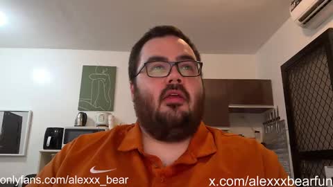 alexxxbear online show from February 19, 8:01 am