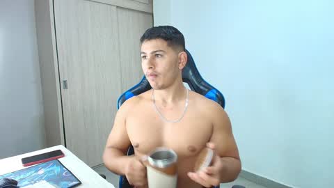 alexys_xx online show from January 2, 8:46 pm