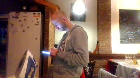 Edgarrrdd1021 online show from April 14, 4:38 am