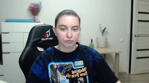 Alice online show from December 4, 7:02 pm