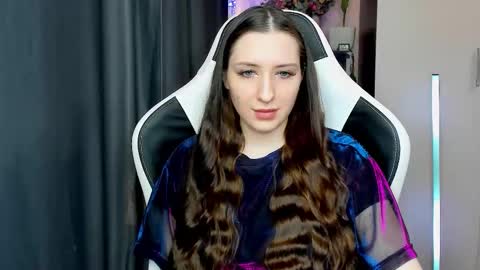 Snapshot of alice_bailey chatting on October 17, 12:42 pm Alice online show from October 17, 12:42 pm