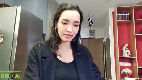 A R Y A  T I A online show from February 13, 7:21 pm