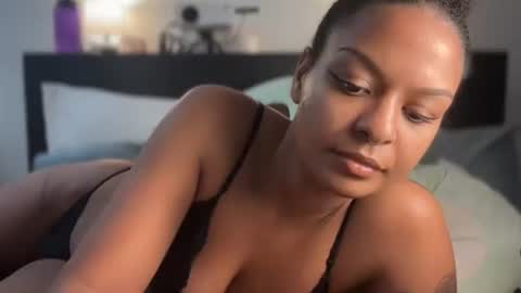 Snapshot of alice_erotica chatting on October 27, 8:53 pm alice erotica online show from October 27, 8:53 pm