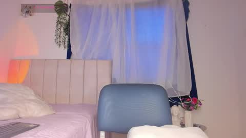 Snapshot of alice_guzman1 chatting on October 8, 9:32 pm ALICE Alice guzman online show from October 8, 9:32 pm