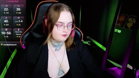 alice_linger online show from September 16, 4:54 pm