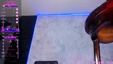 Snapshot of alice_randy chatting on September 16, 1:24 pm alice_randy online show from September 16, 1:24 pm