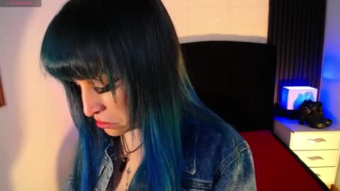 Alice online show from April 10, 7:18 pm