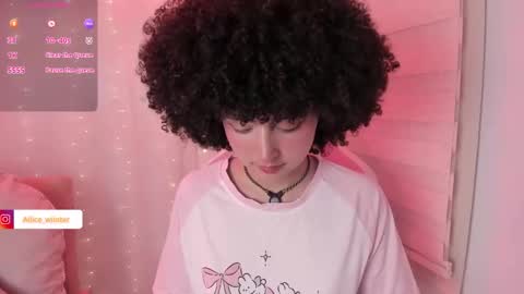 Alice  online show from February 5, 6:33 pm