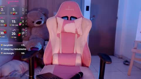 Snapshot of alicedang3r chatting on October 18, 5:11 am Alice  online show from October 18, 5:11 am