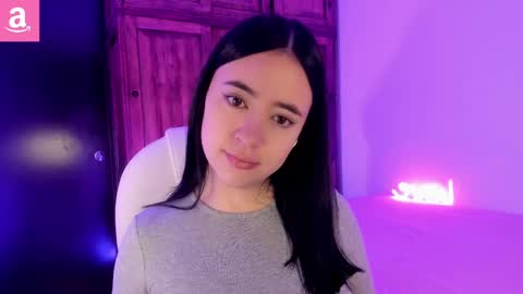 Snapshot of alicee_2 chatting on February 22, 11:24 am Aliceee  ..   97YP9VWGZHrefnav wishlist lists 1 online show from February 22, 11:24 am