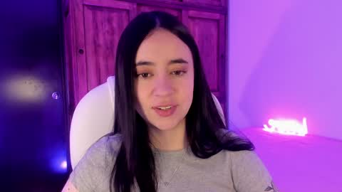 Snapshot of alicee_2 chatting on January 21, 5:09 pm Aliceee  ..   97YP9VWGZHrefnav wishlist lists 1 online show from January 21, 5:09 pm