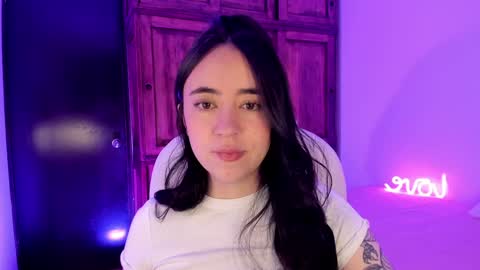 Snapshot of alicee_2 chatting on December 4, 6:11 pm Aliceee  ..   97YP9VWGZHrefnav wishlist lists 1 online show from December 4, 6:11 pm