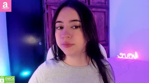 Snapshot of alicee_2 chatting on October 6, 10:44 am Aliceee  ..   97YP9VWGZHrefnav wishlist lists 1 online show from October 6, 10:44 am
