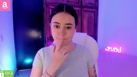 Snapshot of alicee_2 chatting on October 1, 6:07 pm Aliceee  ..   97YP9VWGZHrefnav wishlist lists 1 online show from October 1, 6:07 pm