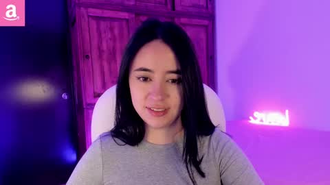 Snapshot of alicee_2 chatting on February 22, 2:30 pm Aliceee  ..   97YP9VWGZHrefnav wishlist lists 1 online show from February 22, 2:30 pm