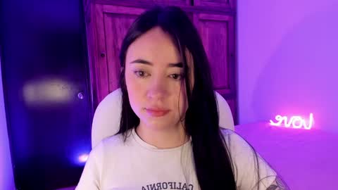 Snapshot of alicee_2 chatting on December 12, 10:13 am Aliceee  ..   97YP9VWGZHrefnav wishlist lists 1 online show from December 12, 10:13 am