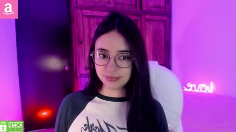 Snapshot of alicee_2 chatting on October 15, 12:06 pm Aliceee  ..   97YP9VWGZHrefnav wishlist lists 1 online show from October 15, 12:06 pm