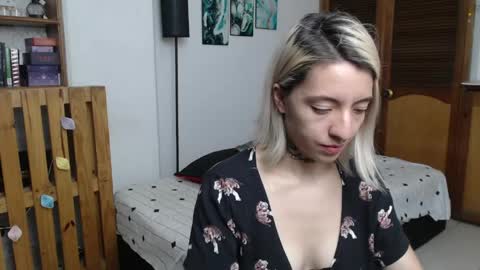 alicee_logan_ online show from May 25, 4:29 am