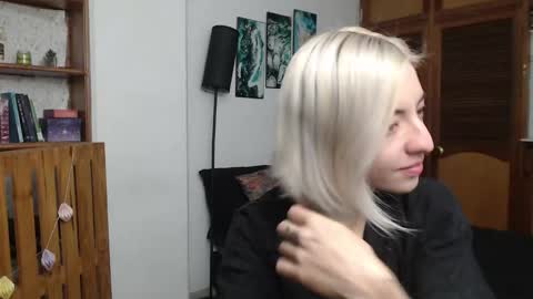 alicee_logan_ online show from March 5, 3:37 am