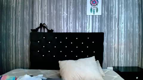 alicee_moonn online show from January 14, 8:50 pm