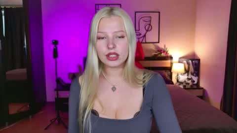 Alice online show from April 19, 11:00 am