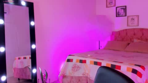 Snapshot of alicekiing_ chatting on October 20, 2:38 am ALICEKIING online show from October 20, 2:38 am