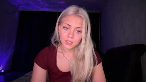 Snapshot of aliceoceaneyes chatting on October 12, 2:09 pm aliceoceaneyes online show from October 12, 2:09 pm