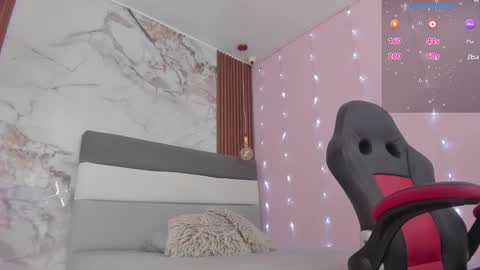          online show from February 4, 12:20 pm