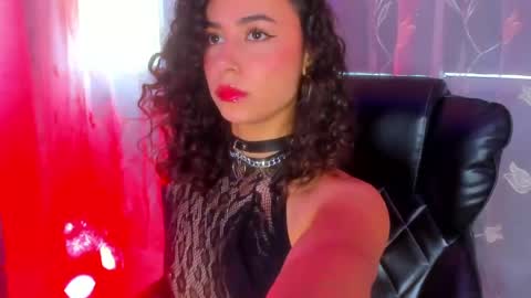 Alicestevens online show from April 1, 1:52 pm