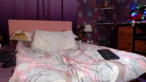 alicewetsquirt online show from January 8, 4:51 am