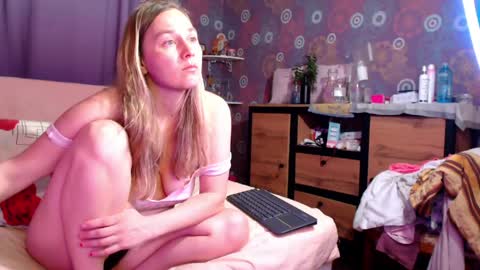 alicewetsquirt online show from April 20, 6:55 pm