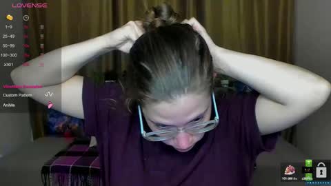 Snapshot of alicia_folow chatting on October 14, 5:27 pm Alicia online show from October 14, 5:27 pm